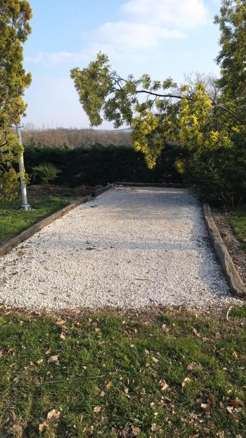 Gite La Garrigue Montbarla Kültér fotó